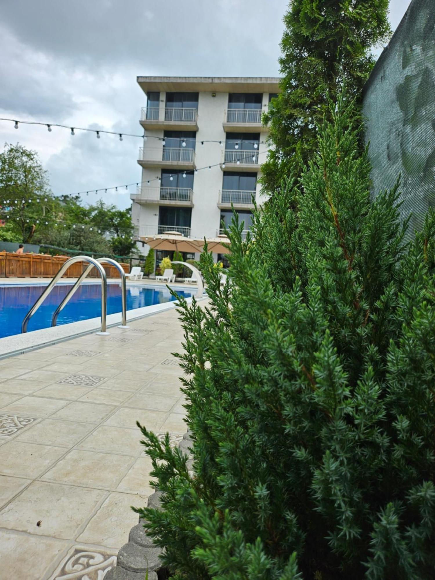 Green Terrace Кобулети Екстериор снимка